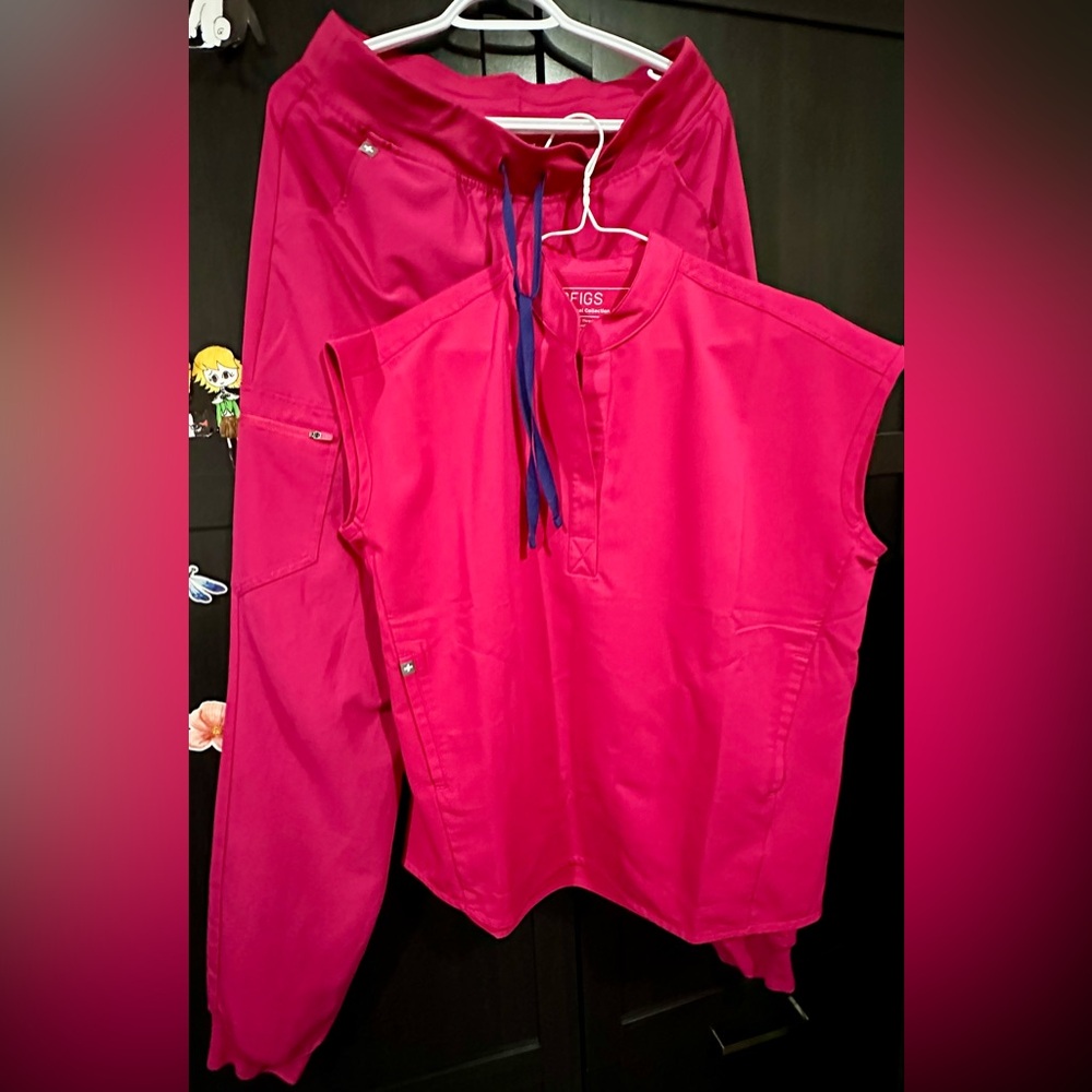 FIGS Ultra Rose Scrubs Set